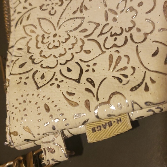 White and Silver Shoulder Bag with Silver Removable Chain - Picture 3 of 12